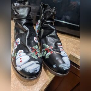 Snowman Painted Booties That Will Catch The Eye